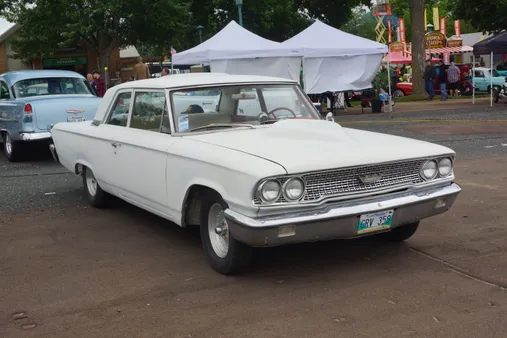 Ford 300 Features